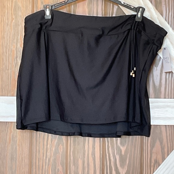 Time and Tru Dresses & Skirts - Elegant Black Swim Skirt/Skort w/Attached Panty. Has Tassel Accents. SIZE 2X